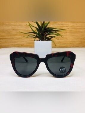 KOMONO Stella Red Tortoise Silver Sunglasses NEW cateye Komono | Accessories | Komono Womens Sunglasses Caramel Tan  main image 2